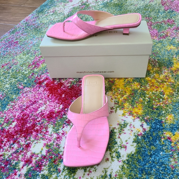 Like New - Marc Fisher - Pink Slides / Sandals kitten heels 👠 - Picture 3 of 12